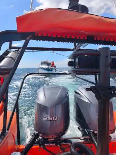 Kınalıada Açıklarında Korku Dolu Anlar: Mahsur Kalan Teknedeki 5 Kişi Kurtarıldı