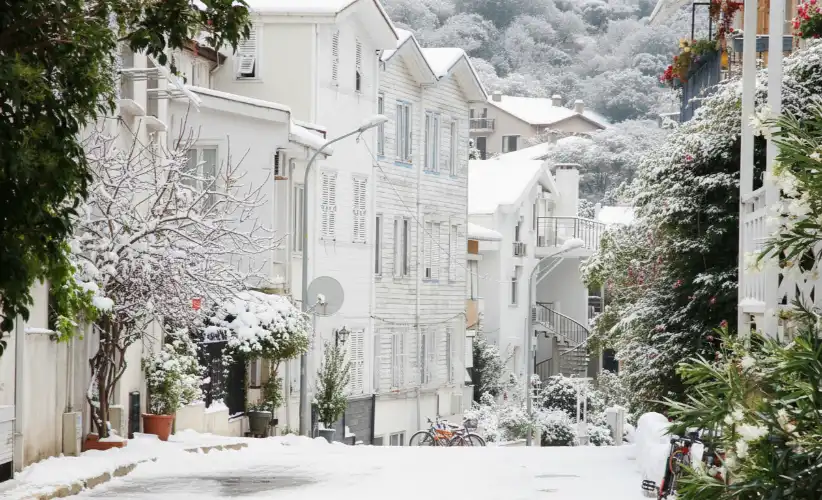 Büyükada’da Kışın Hüznü ve Sıcaklığı