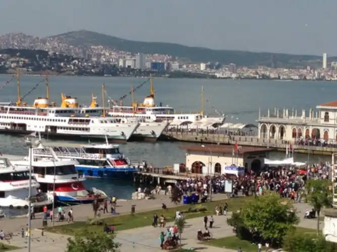 Adalar ve Sığınmacılar: Güvenlik ve Gelecek Kaygıları