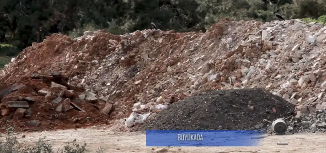 Hayatını Kaybeden Gazeteci Hakan Tosun’un Son Görüntüleri, Adalar’daki Çevre Felaketini Ortaya Koydu