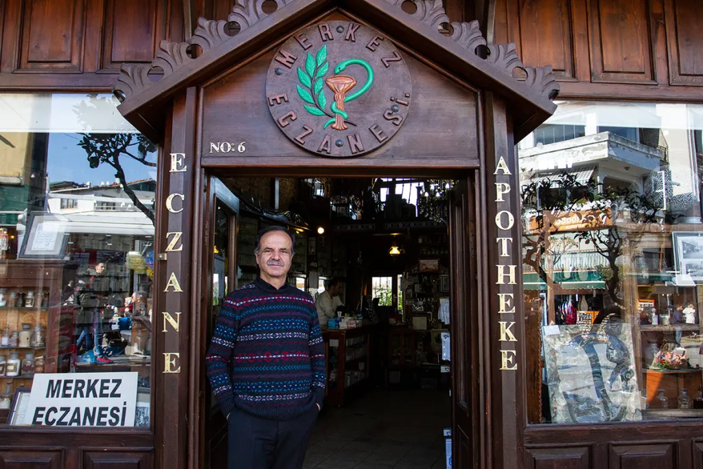 İlaç Fiyat Kararnamesi Hastayı da, Eczaneyi de, Üreticiyi de Zorluyor