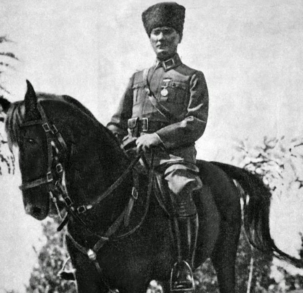 Sakarya’dan Cumhuriyet’e: Mustafa Kemal’in Direnci ve Dönüşümü