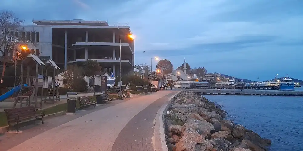 Sayıştay Raporu Ortaya Koydu: Adalar Belediyesi’nde Kira Süresi Biten Taşınmazlar İhalesiz Kullandırılıyor