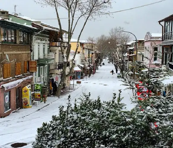 SON DAKİKA: İstanbul İçin Kar Uyarısı! Valilik Saat ve İlçe Verdi