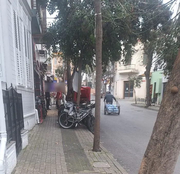 Adalar’da Elektrikli Araç Yasağı Uygulamada: Vatandaşlar Korkudan El Arabalarına Döndü!