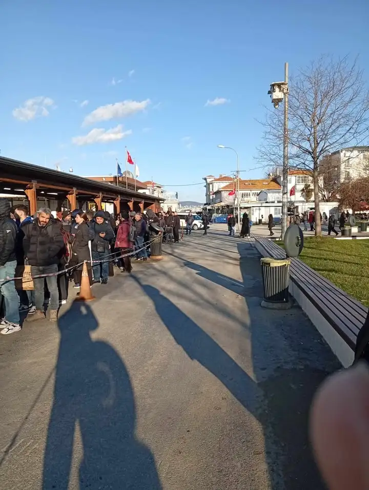 Kartal İskelesi'nde Kamu Aracı Kişisel Kullanım İddiası: Vatandaş Tepkili