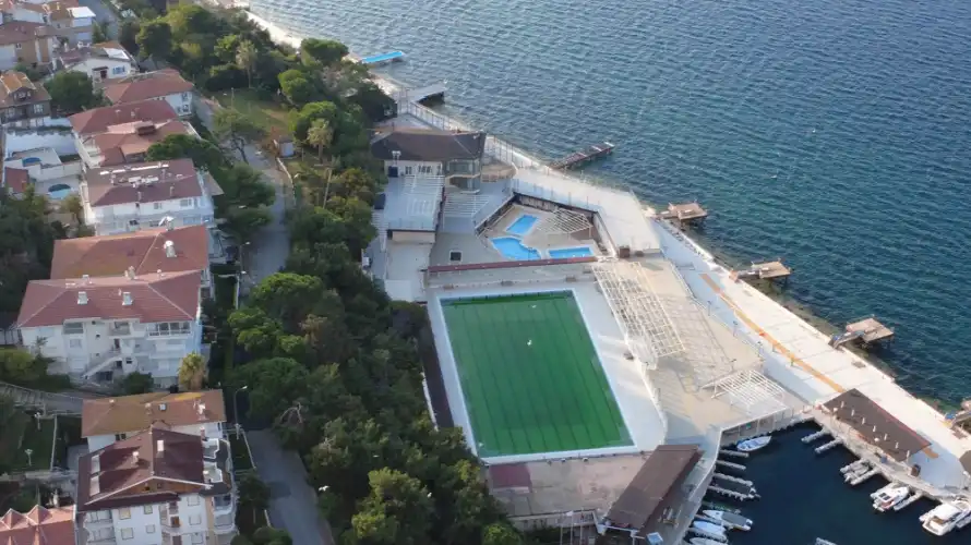 Adalar Belediyesi’nden Kınalıada Su Sporları Kulübü Hakkında Suç Duyurusu
