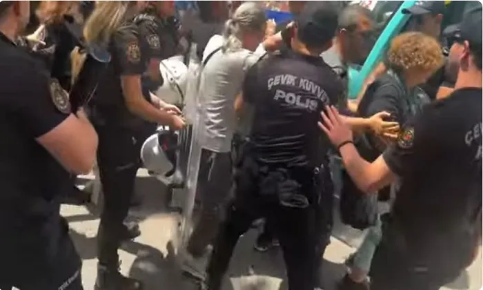 Büyükada “Azmanbüs” Davalarında 18 Aktivist Beraat Etti