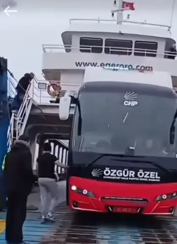 Büyükada’da CHP Mitingi Tartışma Yarattı: Yerel Halktan Özgür Özel’e ve Belediye Yönetimine Tepki