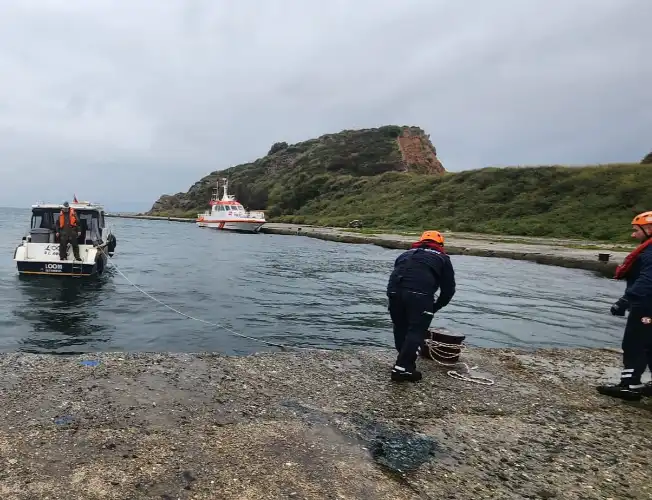 Sivriada Açıklarında Arızalı Tekne Kurtarıldı