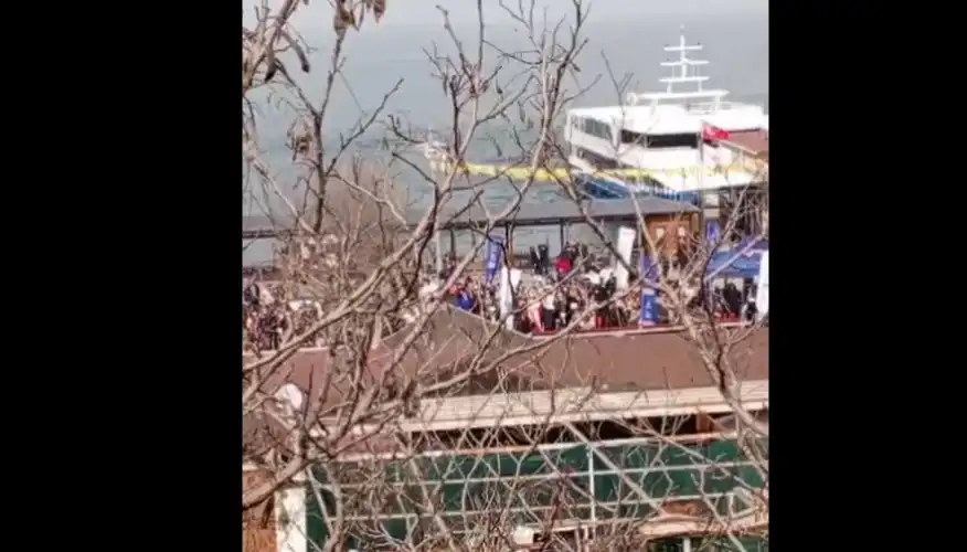 Adalar’da Skandal Açılış: Müslüman Coğrafya Kan Ağlarken Siyonist Ezgileriyle Festival!