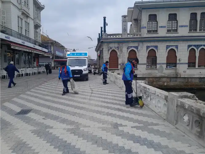 İBB’den Adalar’da Kapsamlı Temizlik Seferberliği: Mezarlıklar ve Kıyılar Atıklardan Arındırıldı