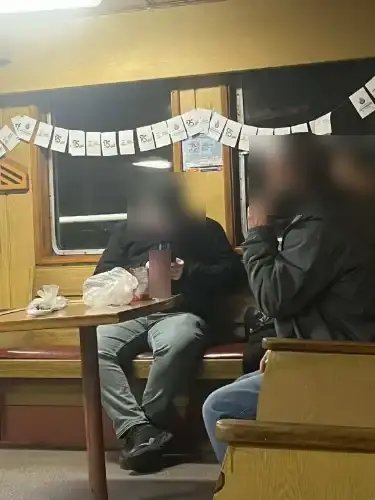 Kabataş-Adalar seferinde tepki çeken görüntü: Vapurdaki alkol tüketimi yolcuları rahatsız etti