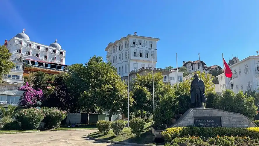 Büyükada Kentsel Hafızası: Lala Hatun Caddesi, Karanfil Mevkii ve San Pasifiko Kilisesi Üzerine Toponimik ve Morfolojik Bir İnceleme