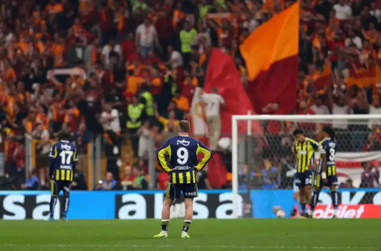 Fenerbahçe’de Derbi Mağlubiyeti ve Yapısal Sorunlar