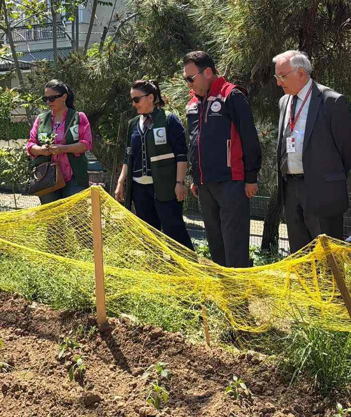 Adalar’da Anlamlı Etkinlik: Minik Öğrenciler Ata Tohumlarını Toprakla Buluşturdu