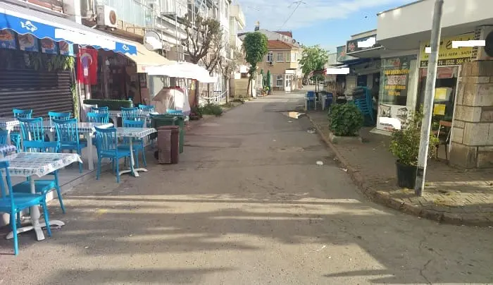 Kınalıada’nın Kalbinde Görsel Kirlilik: Tarihi Dokuyu Delen Sanayi Tipi Bacalar!