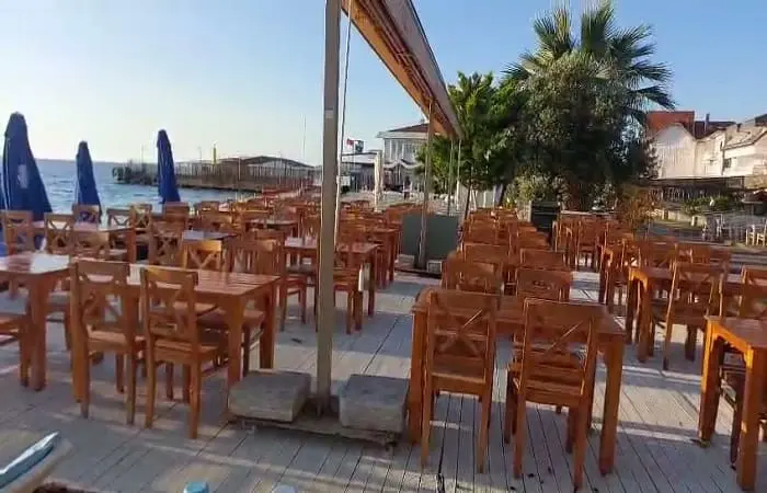Adalar’da Devlete Meydan Okuyan “Kıyı Korsanları”, “Ses Terörü”, “Hanutçular”, “Hijyen Sorunu”,”Ruhsatsız İşletmeler”: Kınalıada’dan Büyükada’ya Bitmeyen İşkence