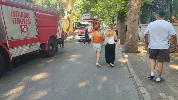 Büyükada’da Aynı Gün İçinde İkinci Yangın Paniği: Viranbağ Plajının Ardından Çınar Caddesi’nde Korkutan Anlar