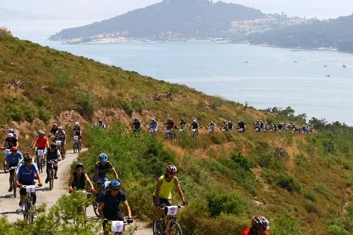 Büyükada’da Bisiklet Keyfi:Doğru Parkuru Seçin, Kurallara Uyun, Güvenliği Ön Planda Tutun