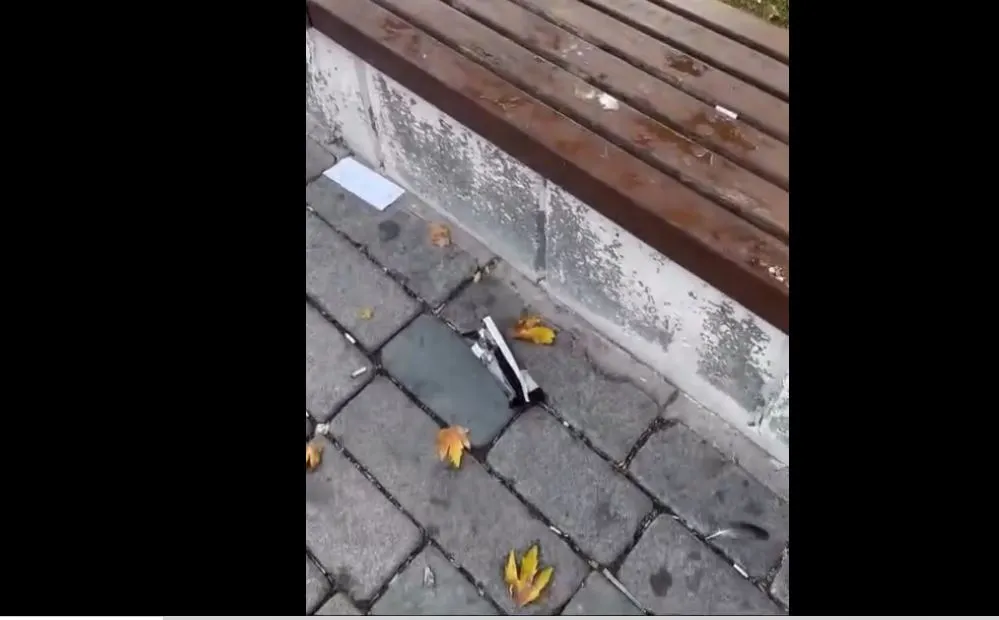 Büyükada’da Utandıran Manzara: Çöp Kutuları Boş, Sokaklar Çöp Dolu!