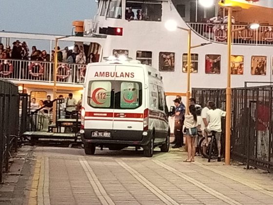 Ada vapurunda bıçaklı kavga