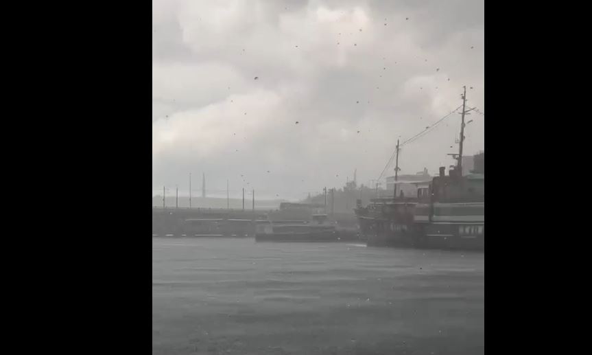 Marmara’da Sağanak ve Sis Etkili Oldu: Denizde Görüş Mesafesi Düşerek Seferleri Zorlaştırdı