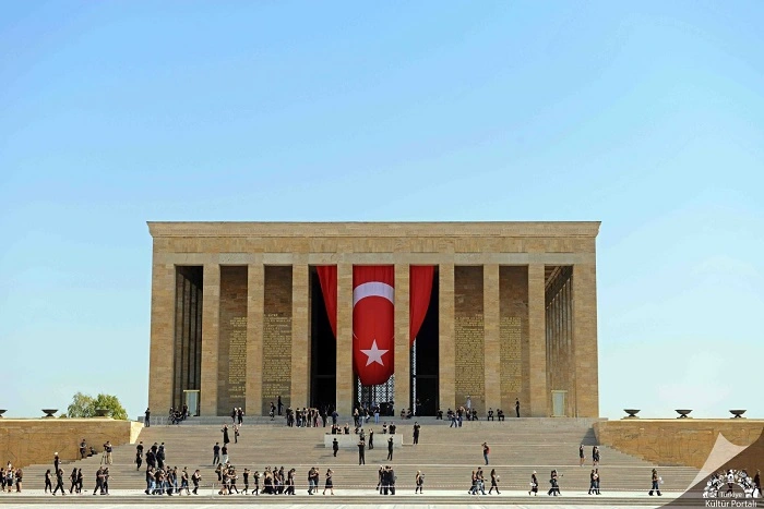NATO Zirvesi ve Anıtkabir: Diplomatik Nezaketin En Güçlü Simgesi