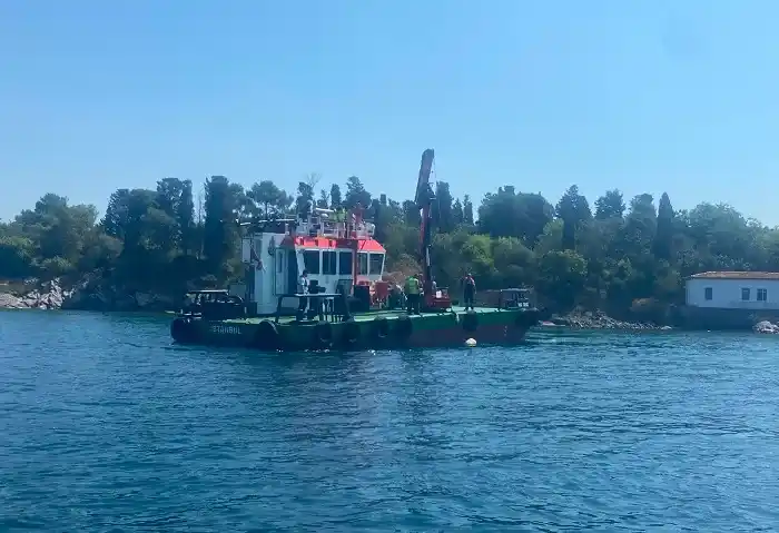 Adalar’da ‘Hayalet Tonoz’ Operasyonu: Deniz Trafiğini Tehlikeye Atan Kaçak Yapılar Temizlendi