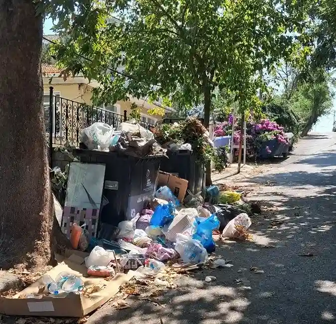 Heybeliada’da Çöp Sorunu Çözüm Bekliyor: Manzara Kirliliği Tepki Çekiyor