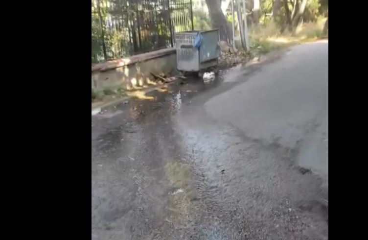 Heybeliada’da Süren İsraf:  Su Deposunun Altından Tonlarca Su Boşa Akıyor!