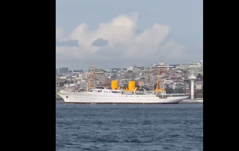 Atatürk’ün Mirası TCG Savarona Heybeliada Ziyaretini Tamamlayarak Boğaz’a Döndü