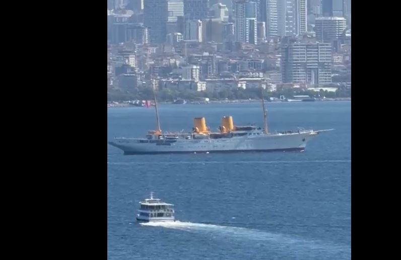 Atatürk’ün Yadigârı TCG Savarona Heybeliada Açıklarında: Adalar’da Tarihi Buluşma