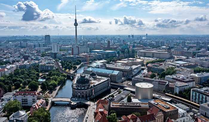 Berlin’de Parlayan Yeni Ufuklar:Gurbetten Küresel Başarıya