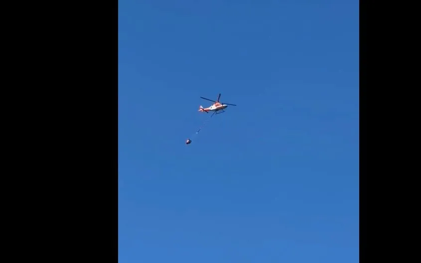 Kocaeli’deki Yangına Müdahale Eden Helikopter Burgazada Semalarında