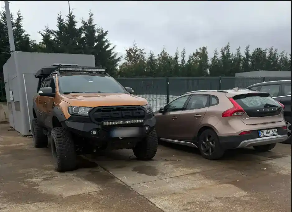 Maltepe İskelesi’ndeki ‘Gizemli’ Off-Road Aracı Kimin? Sır Perdesini Aralıyoruz…