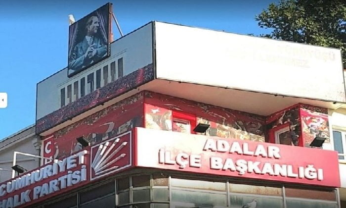 CHP Adalar İlçe Başkanlığını Erzincan’ın bir köy derneğine çevirmişler!